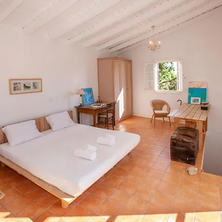 Roxanne's Olive Grove House Сasa de vacaciones