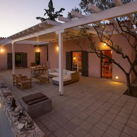 Roxanne's Olive Grove House Сasa de vacaciones Kranidi