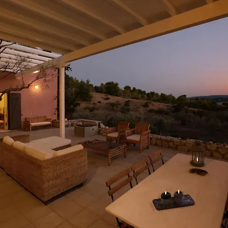 Holiday home Roxanne's Olive Grove House *