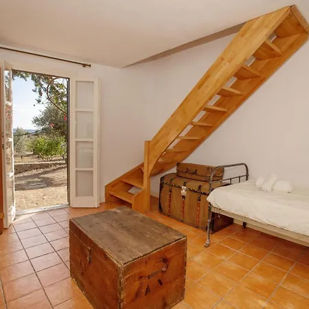 Roxanne's Olive Grove House *
