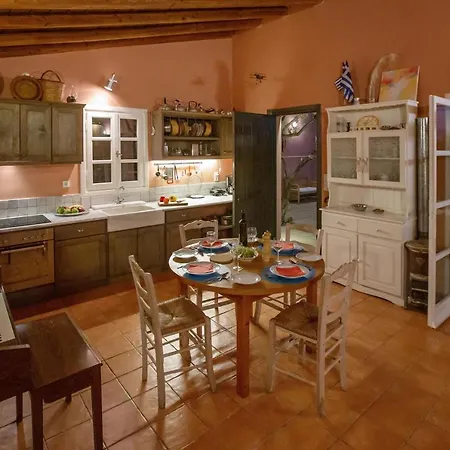 Σπίτι διακοπών Roxanne's Olive Grove House *