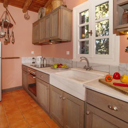 Roxanne's Olive Grove House Сasa de vacaciones *