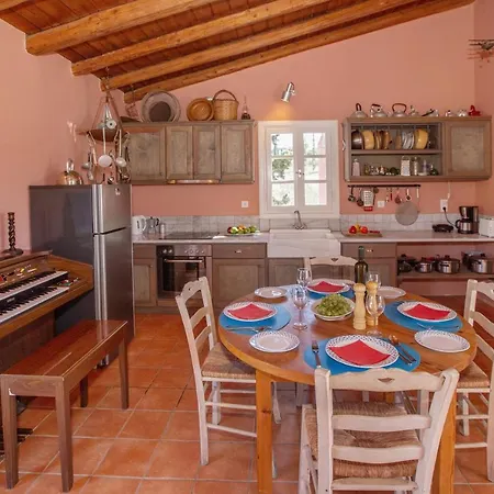 Roxanne's Olive Grove House * Kranidi