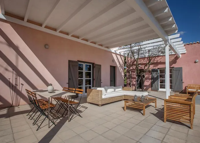 Roxanne's Olive Grove House Vakantiehuis