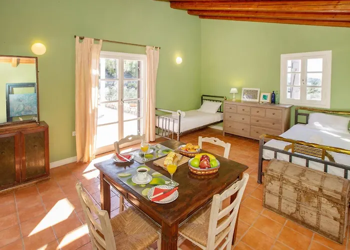 Roxanne's Olive Grove House Nyaraló