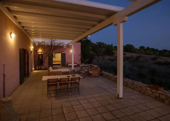 Vakantiehuis Roxanne's Olive Grove House