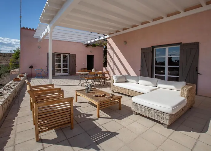 Roxanne's Olive Grove House *